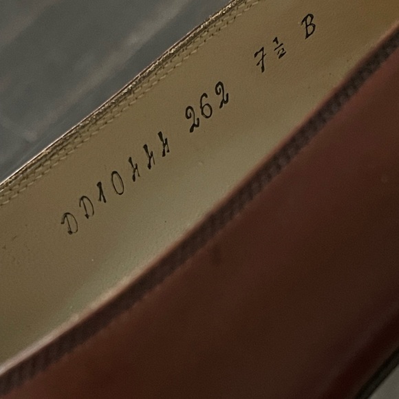 Vintage Salvatore Ferragamo Brown and Black Women’s Kitten Heels Almond Toe 7.5 - Picture 5 of 6